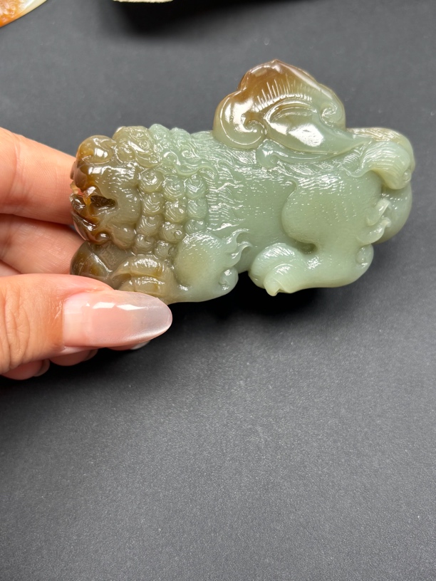 天然真品新疆切莫和田玉狮子手把件事事如意手工精雕俏色礼物