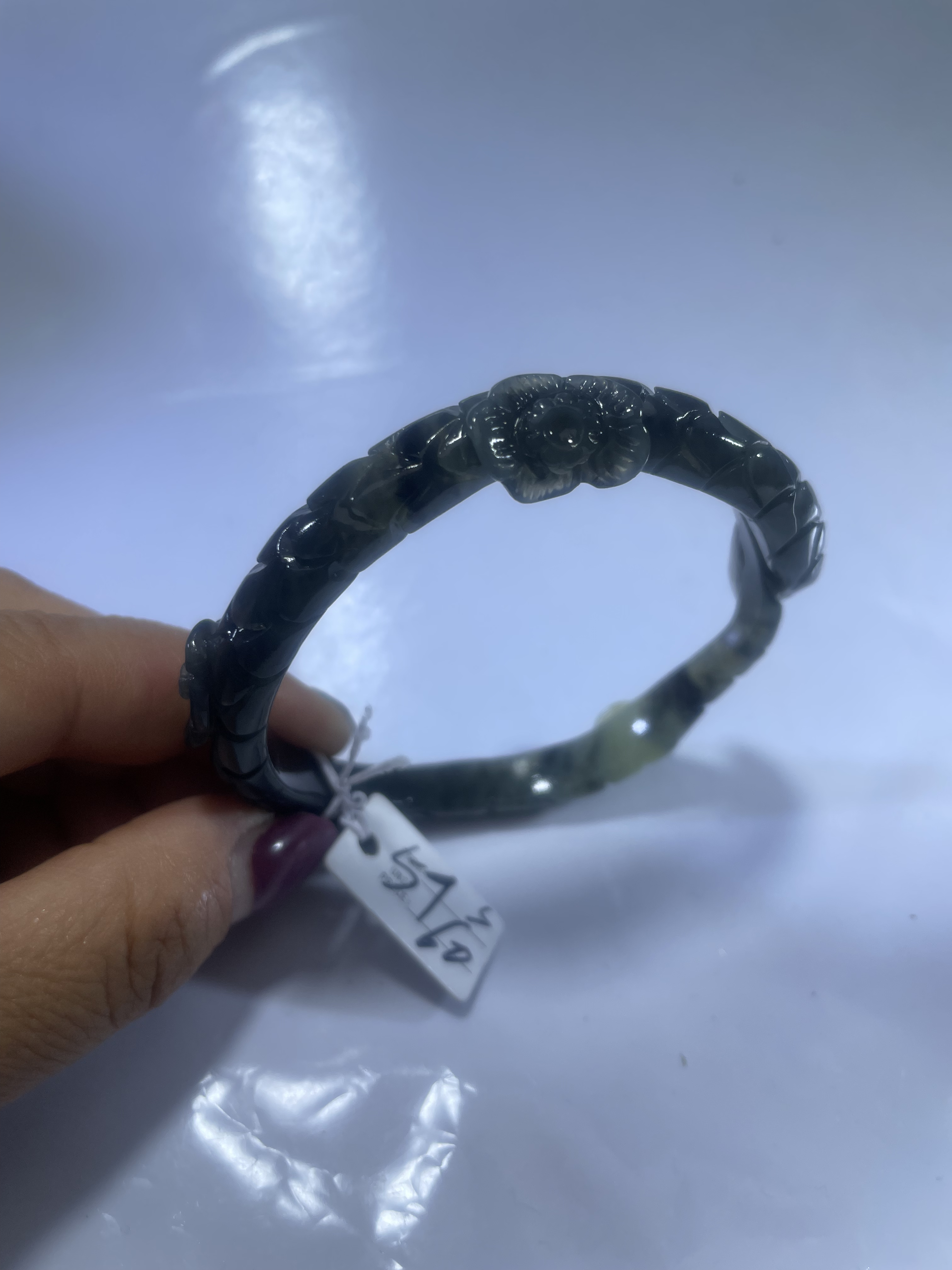 岫玉水墨蛇戏梅花59.60口径手镯131好