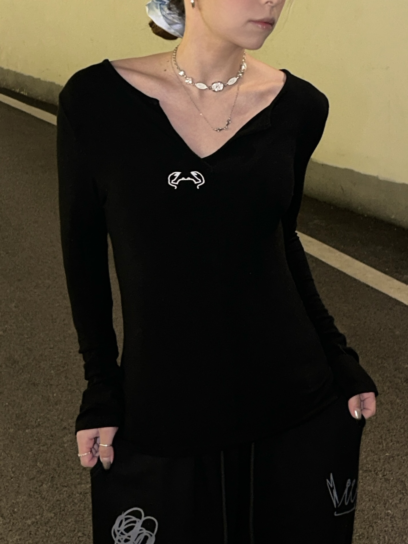 HXIEN莫代尔秋冬V领打底衫宽松舒适长袖内搭T恤爵士氛围感上衣