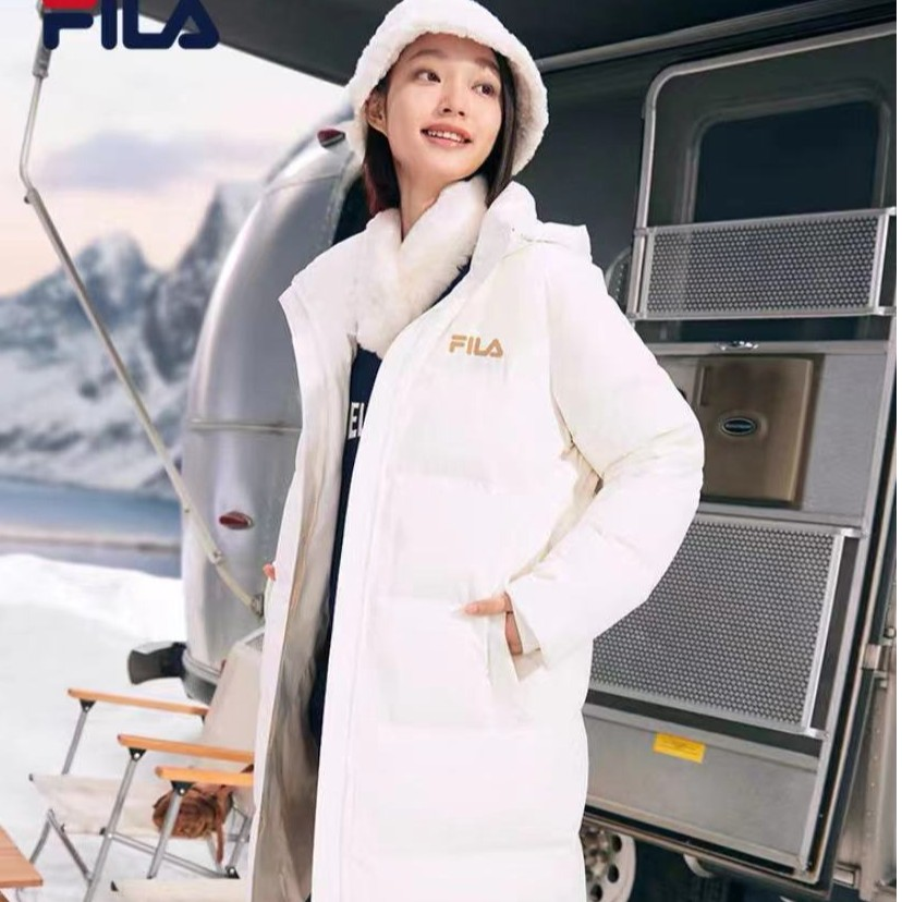 FILA/斐乐女长款羽绒服冬季新款休闲简约连帽上衣外套F11W349910F