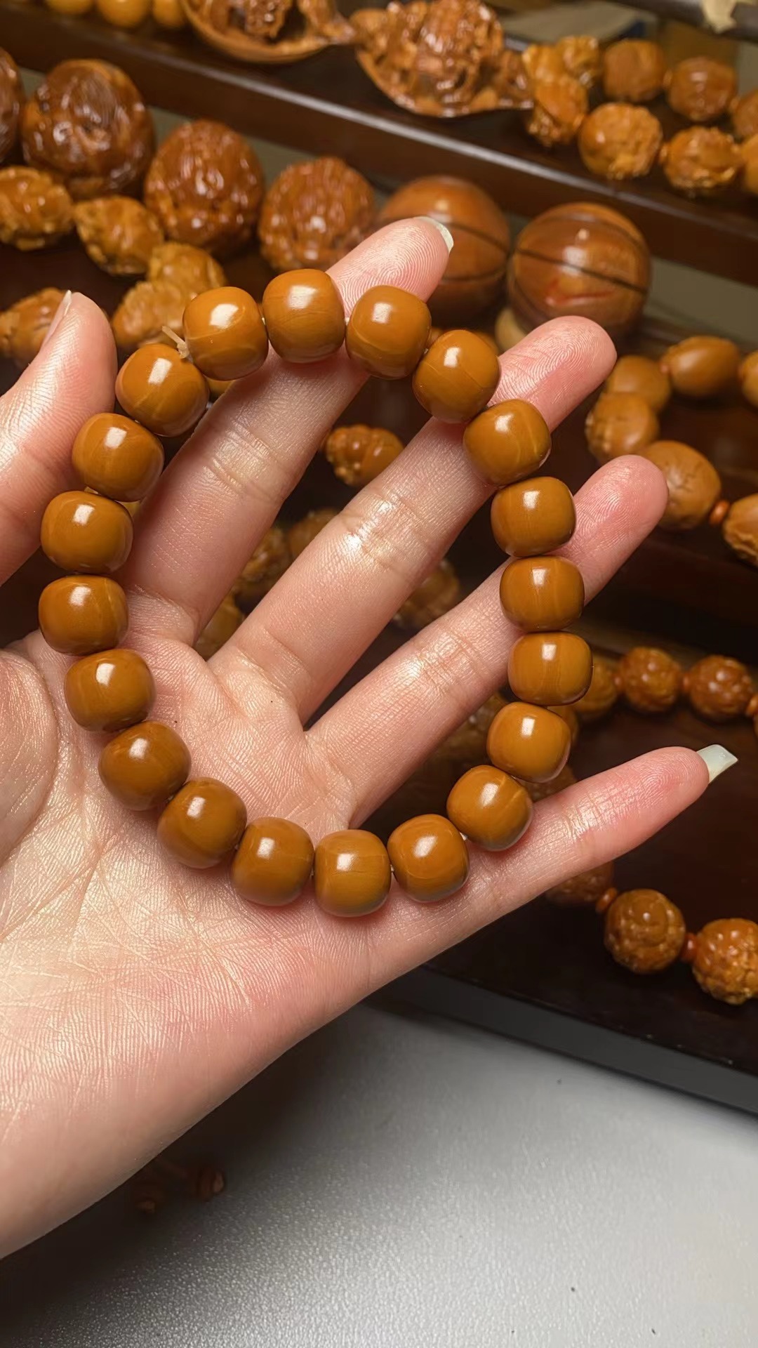 橄榄核雕刻正圆雕刻