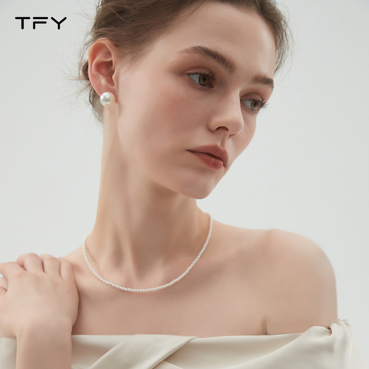 施家倪妮同款仿珍珠项链2024新款爆款轻奢小众毛衣锁骨链高级感