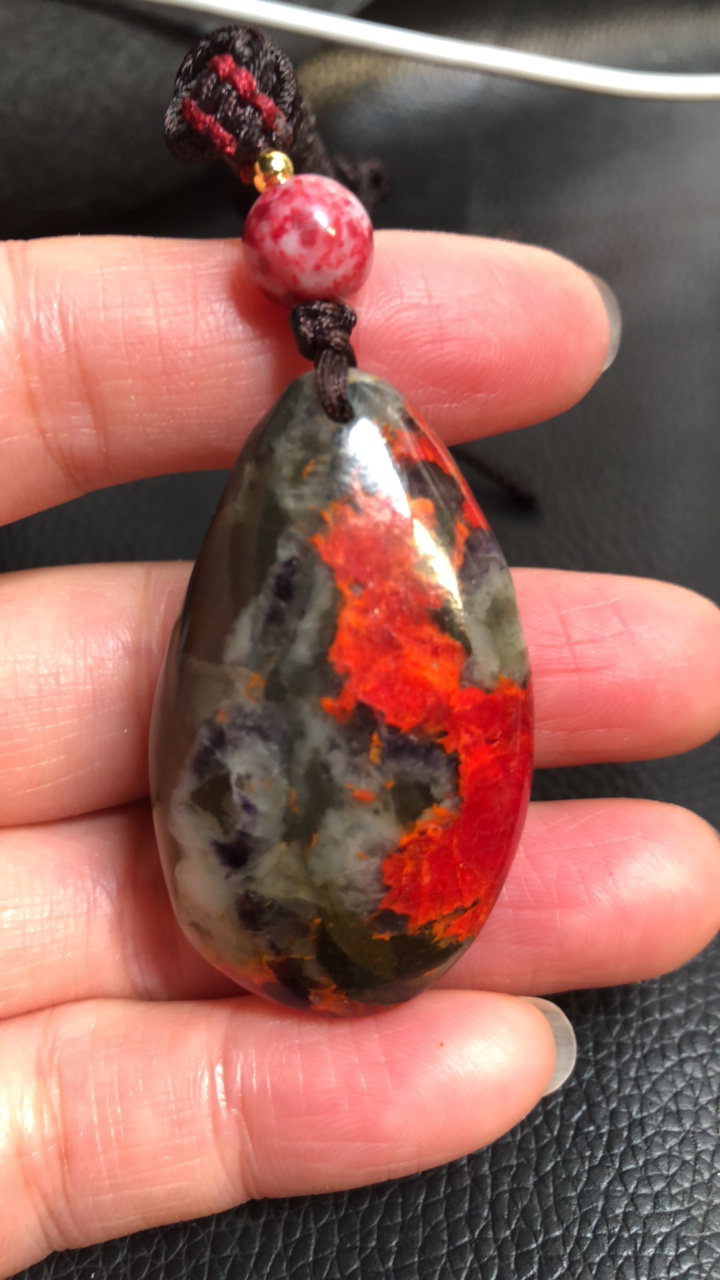 精品鸡血石原石挂件