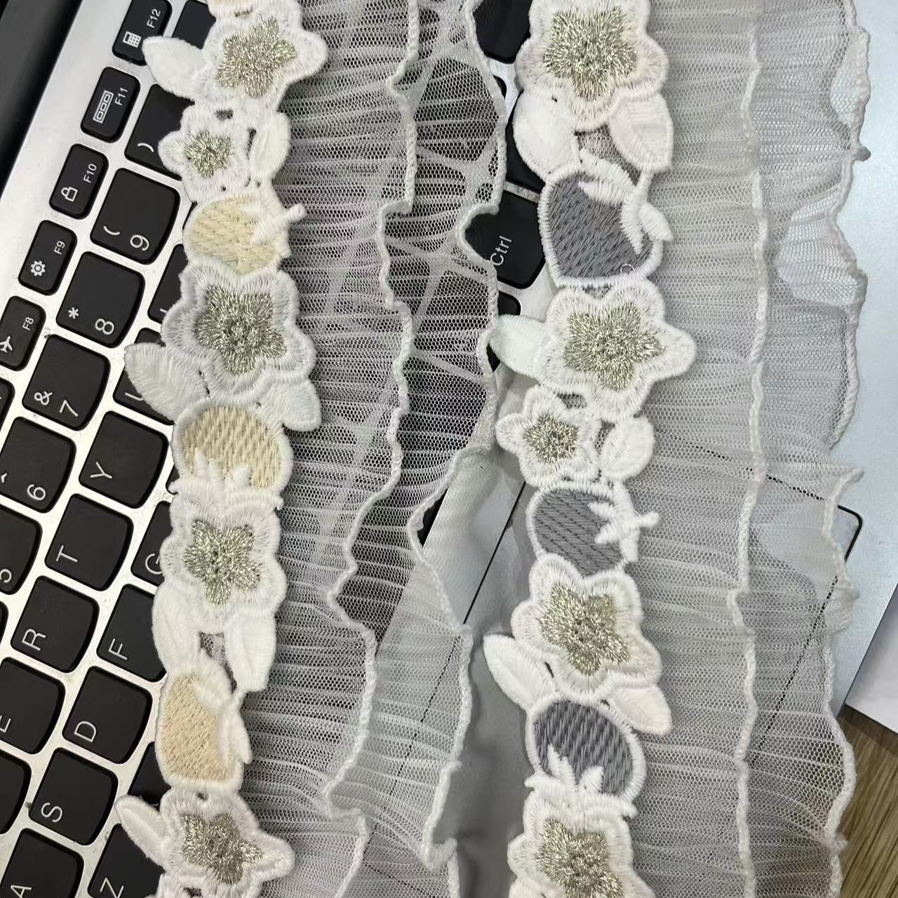 窗帘法式水溶草莓蕾丝花边白色压百褶雪纺纱侧边