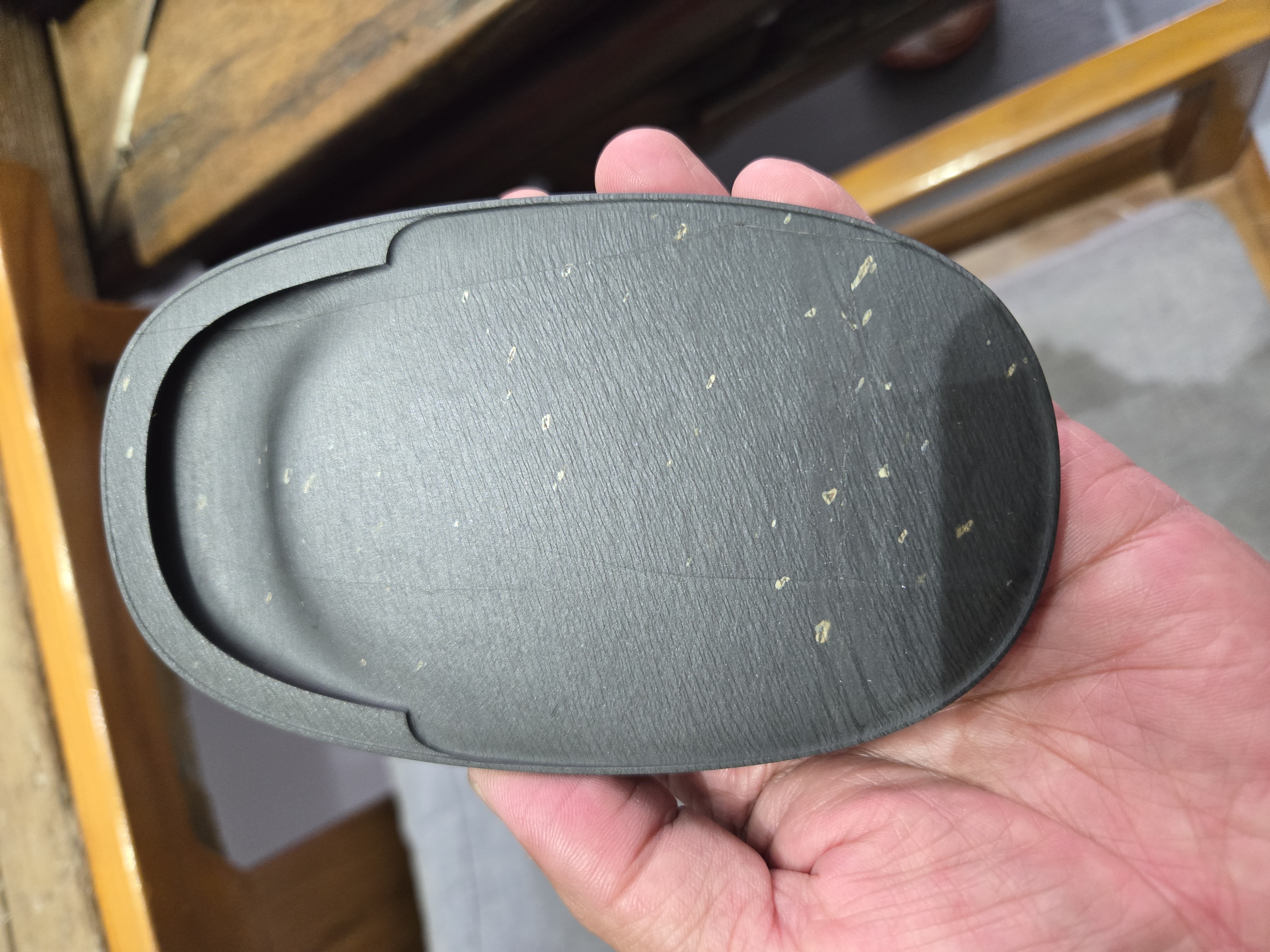 歙砚，老坑水舷细水波金星，椭圆门字砚，尺寸13/8/1.3cm