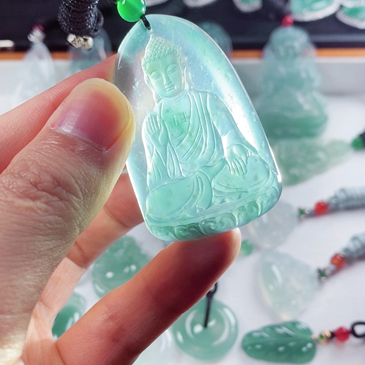 【闪购商品】翡翠颈饰未镶嵌