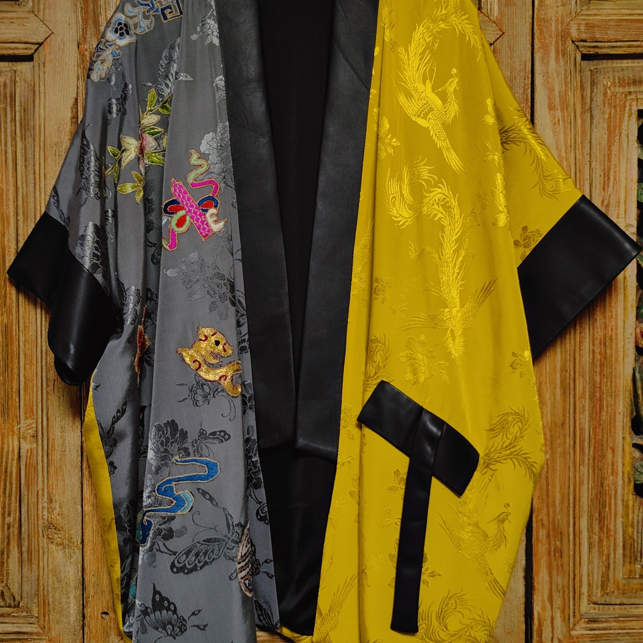 美旦老绣。原创设计民族风手工老绣多宝爆款外套灰黄撞色个性