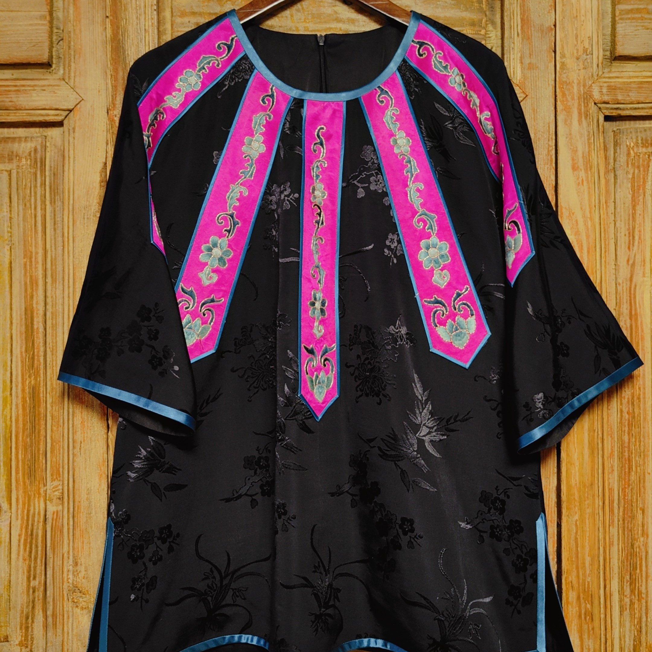 美旦老绣。原创设计民族风手工老绣彩条云肩老绣衣中长款黑色