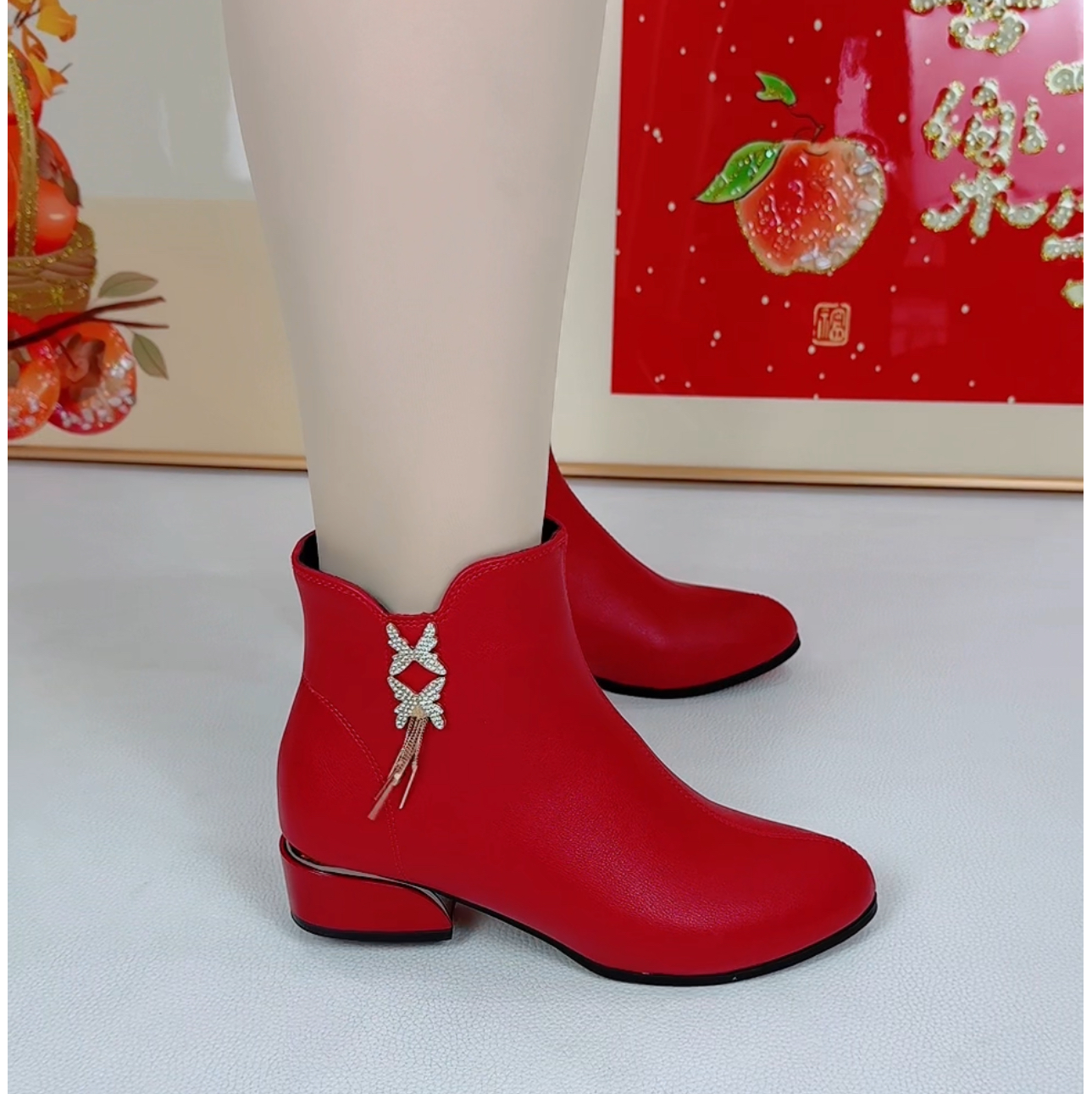 2025真皮短筒秋冬女靴新款显瘦加绒保暖时尚短靴软底尖头百搭靴子