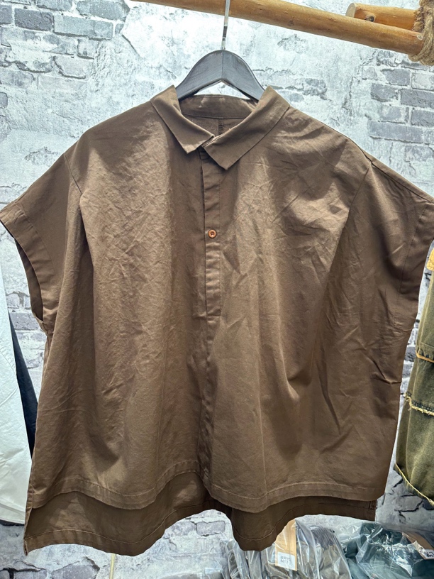 2024年夏款前扣小方领上衣