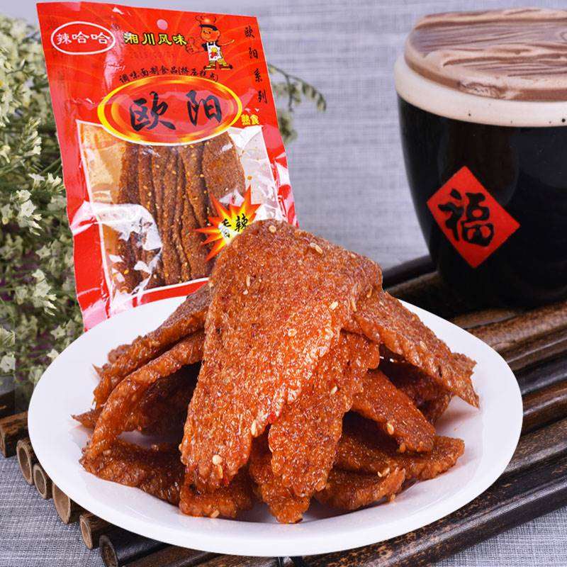 8090后休闲怀旧零食10袋湘川风味辣哈哈欧阳儿童校园大辣片辣条