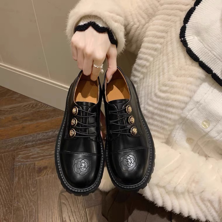 红蜻蜓牌英伦复古厚底徽章小皮鞋女秋冬学院风黑色乐福鞋粗跟单鞋