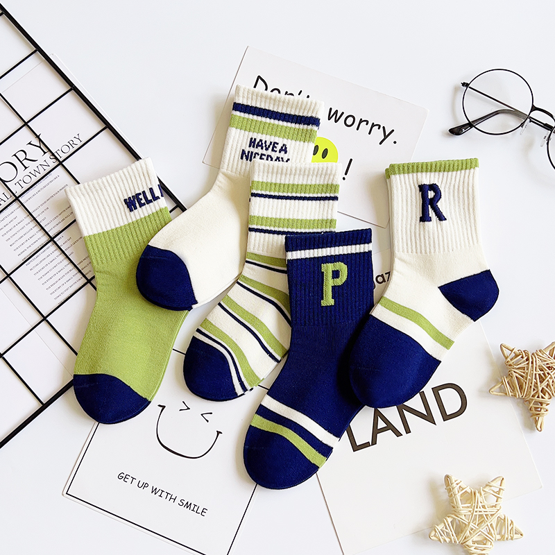 爱嘀嗒儿童袜子精梳棉秋冬季透气韩版学生字母条纹男女童中高筒袜