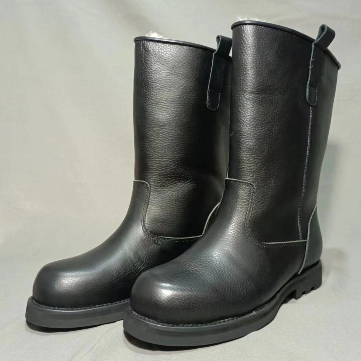 男士净版牛皮黑色中筒圆头简约风时尚羊毛内里冬季保暖百搭棉靴