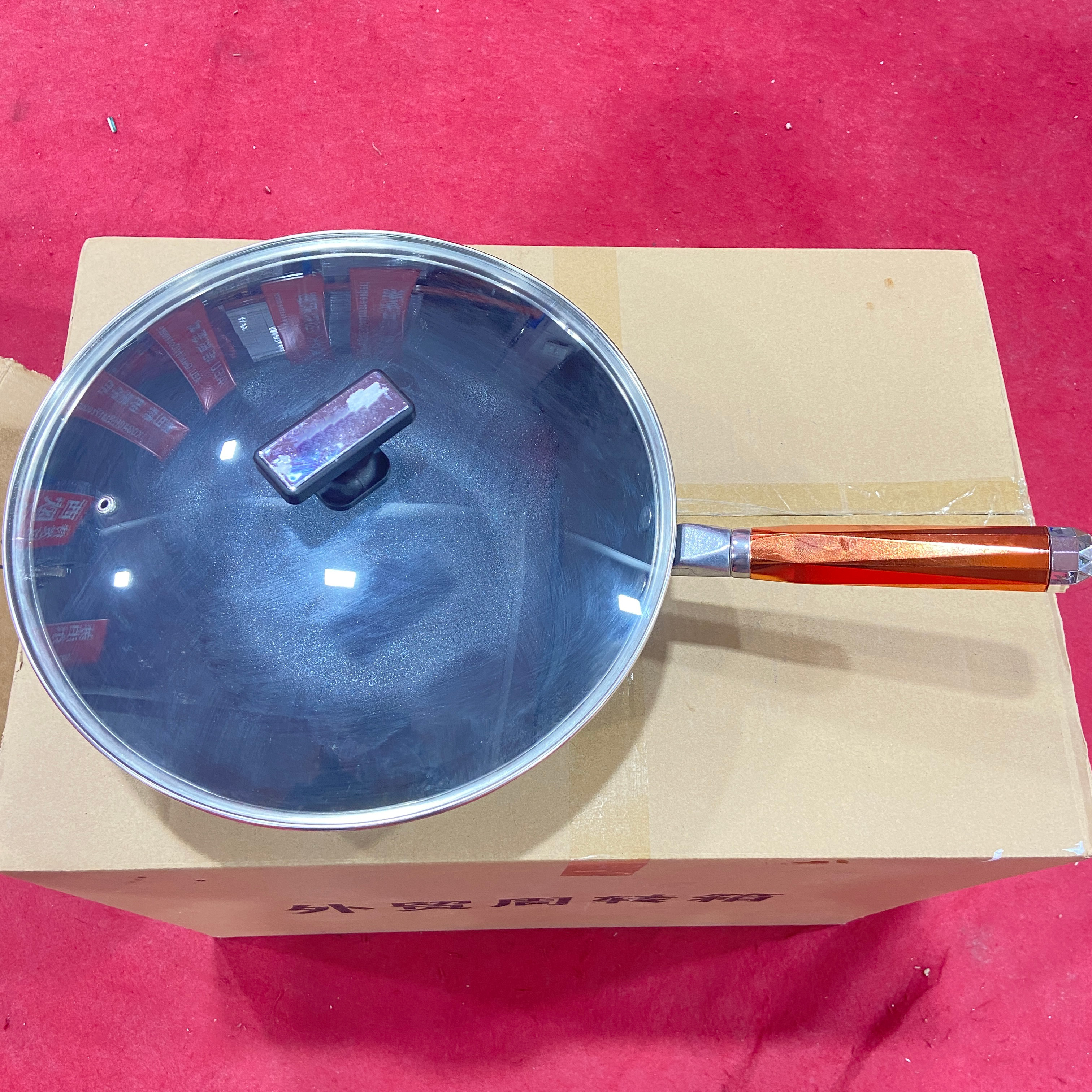 B22-4 炒锅 有盖 微瑕疵 不接受中差评 介意勿拍