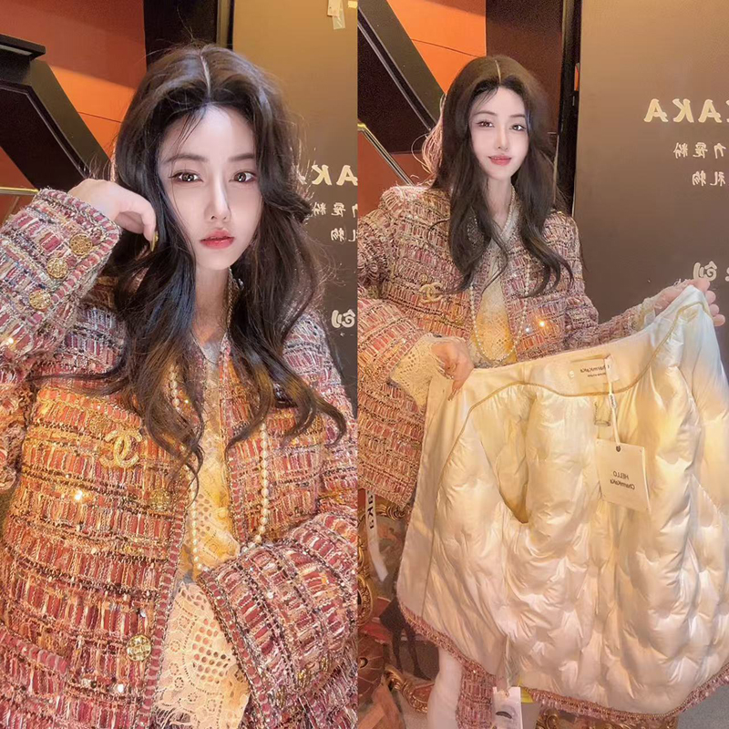 【玫瑰庄园】60482撞色编织金丝亮片镶边香风羽绒服外套