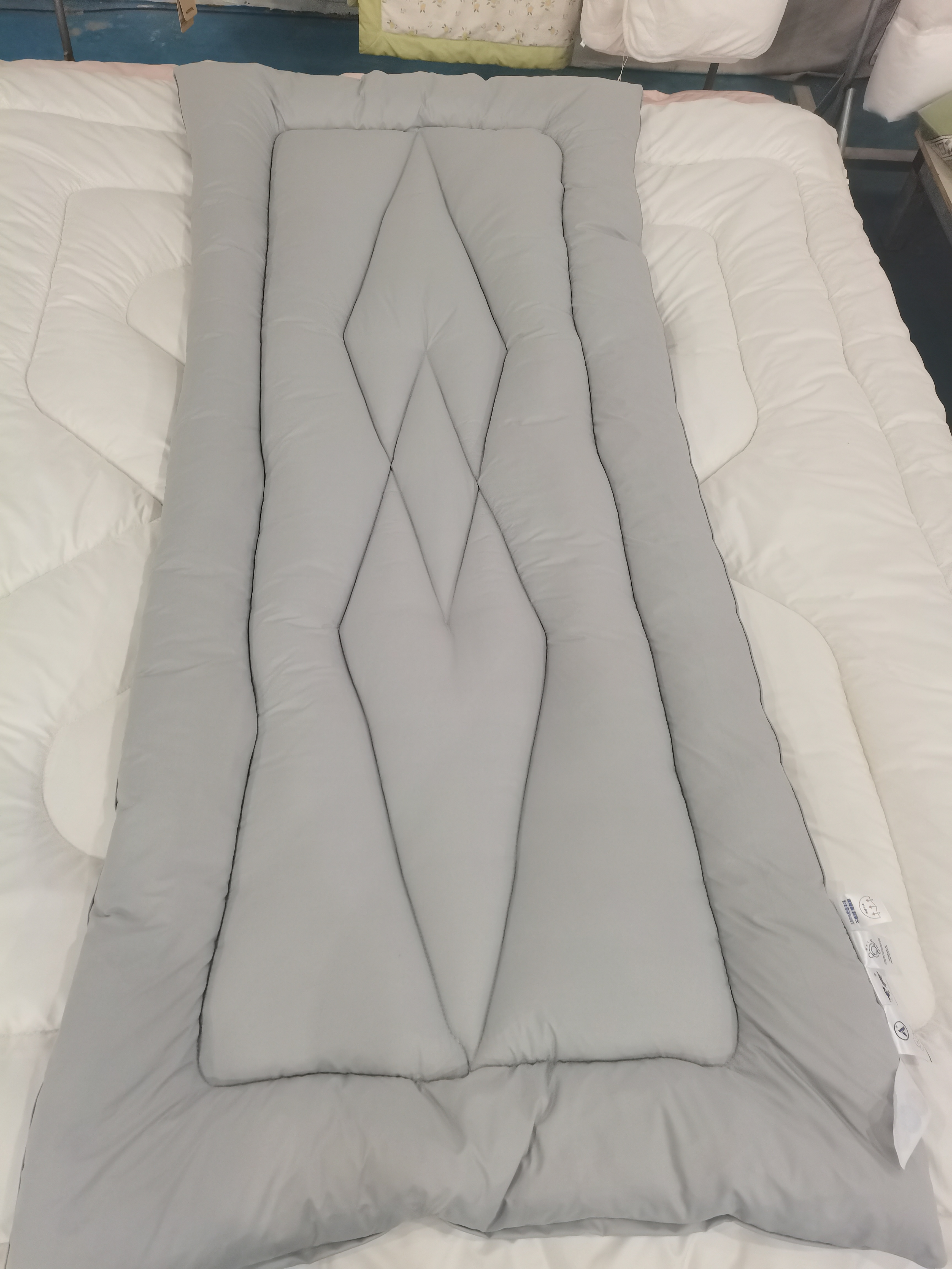 澳洲羊毛填充床垫，保暖。学生宿舍。家用。加厚单人冬被