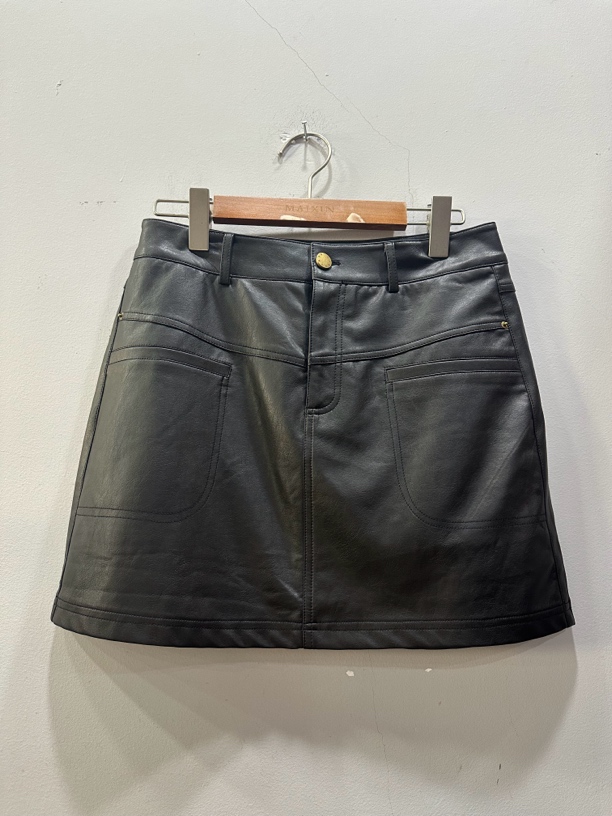 麦寻女装QHSHQ002秋季新款黑色PU皮裙半身裙女短裙A字高腰包臀裙