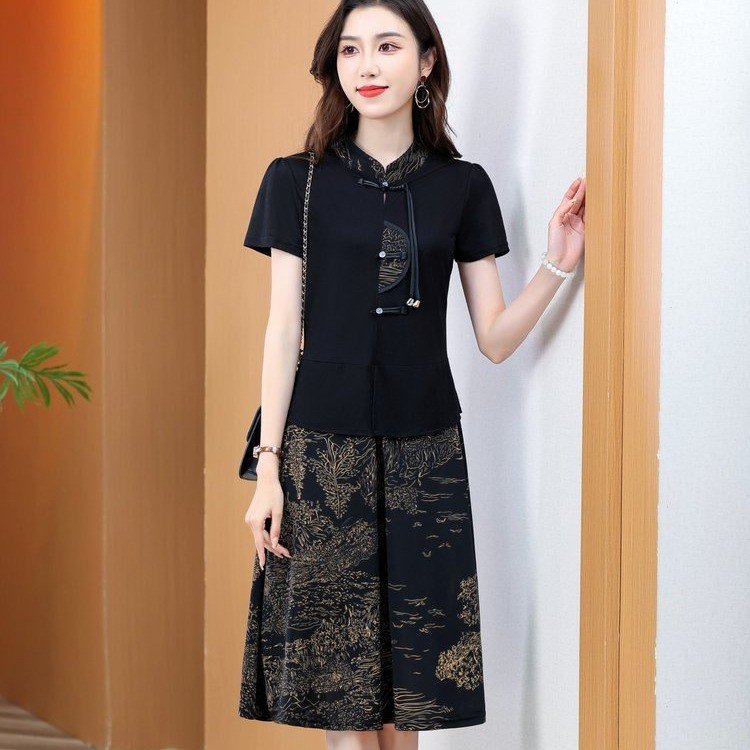 中老年妈妈洋气短袖连衣裙2024夏季新款妈妈新中式假两件过膝休闲