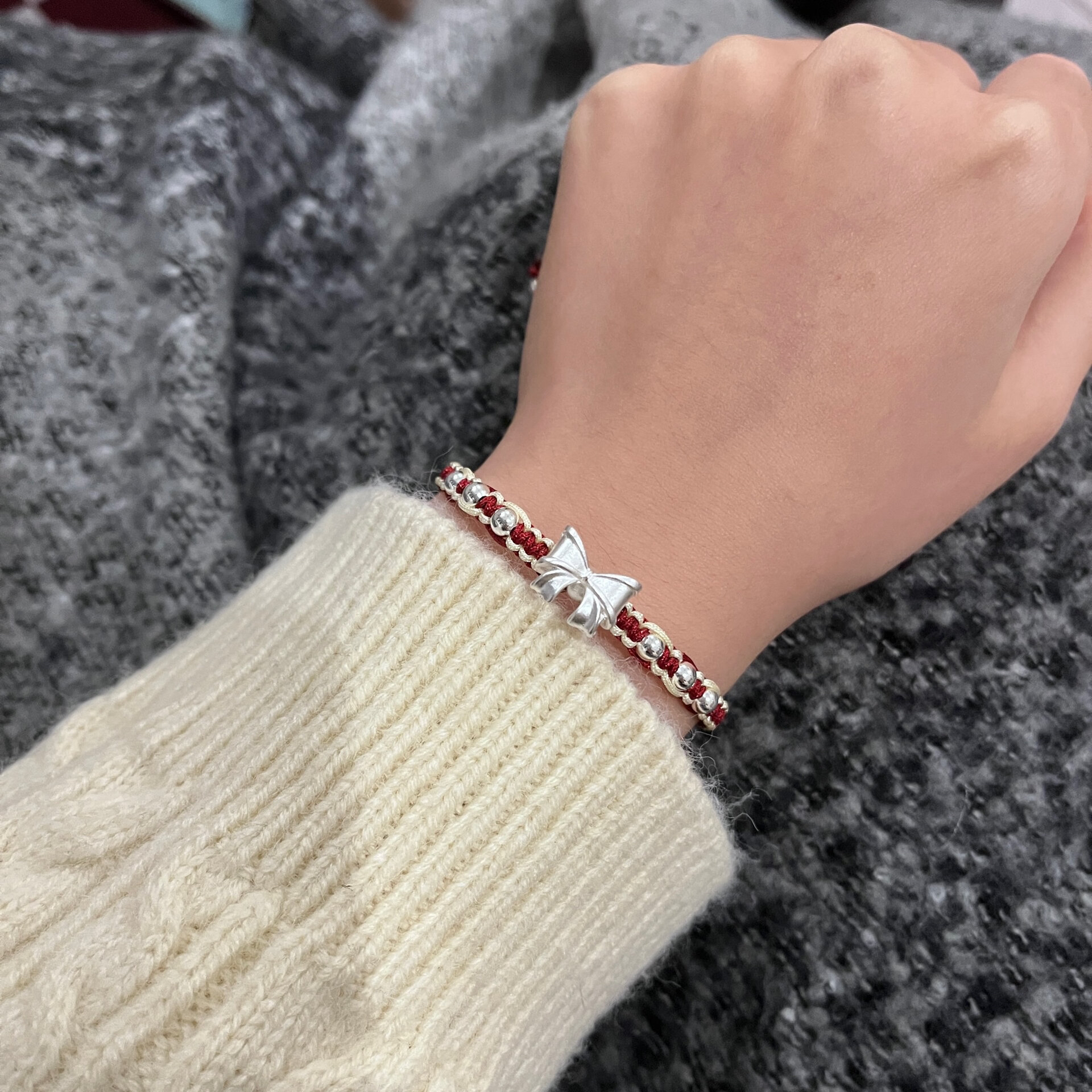 足银手链 足银999在逃公主蝴蝶结银珠红色手链纯手工编绳新年礼物
