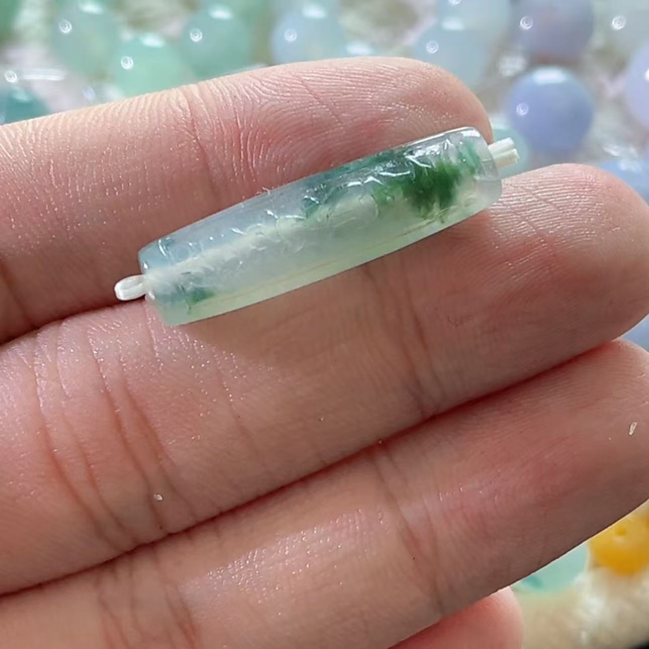 天然缅甸A货翡翠，卡32/9/6.6飘花六字箴言桶珠