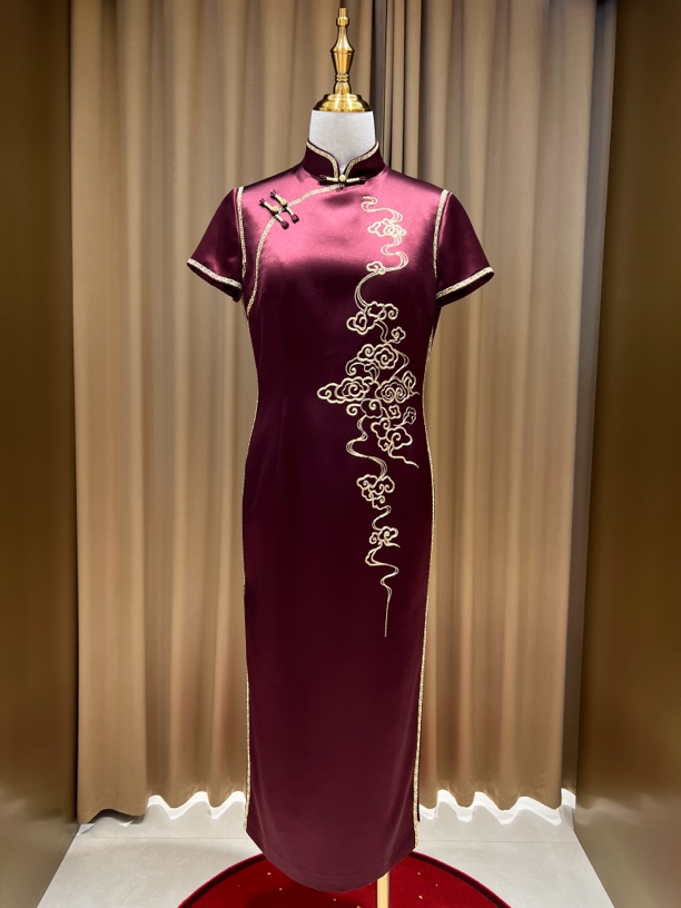 新中式改良版旗袍气质高贵