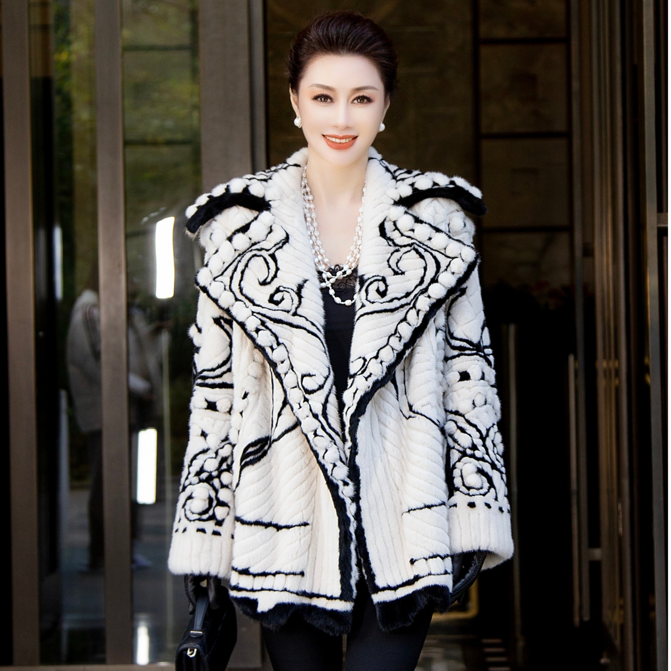 EDFNOT/杨红霞汝意BD水水珍珠米/黑色大衣外套22727X-1-78