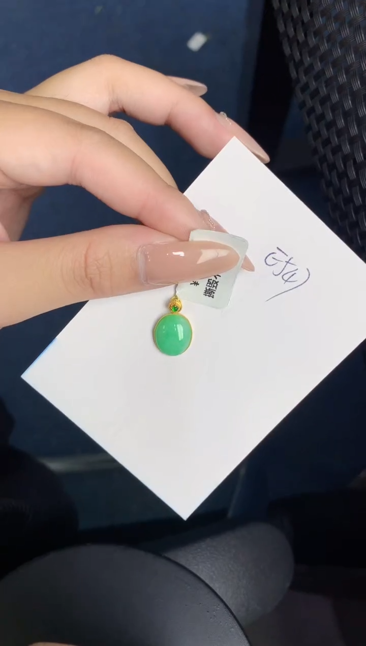 【闪购商品】翡翠颈饰18K金镶嵌0000000000