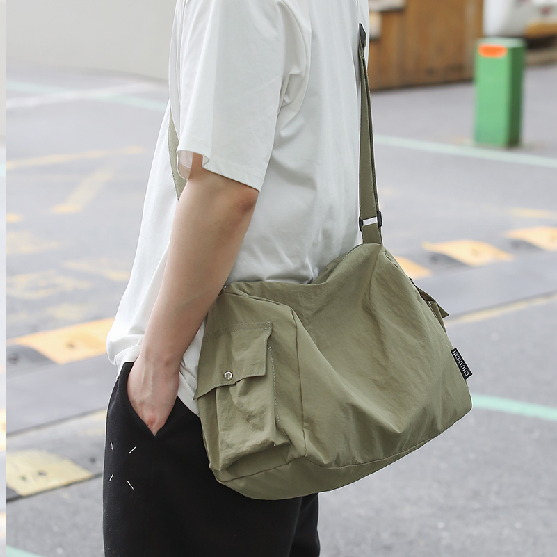 包包女2024新款大容量学生帆布包简约百搭斜挎背包慵懒风情侣包包