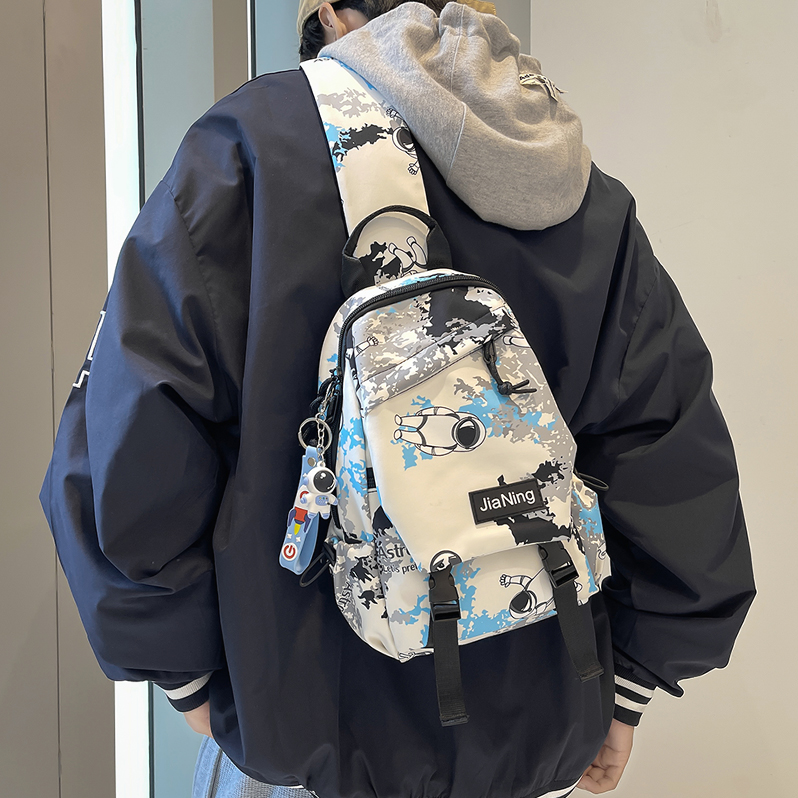 胸包男士斜挎包包潮牌运动涂鸦腰包女休闲单肩包日系百搭斜肩背包
