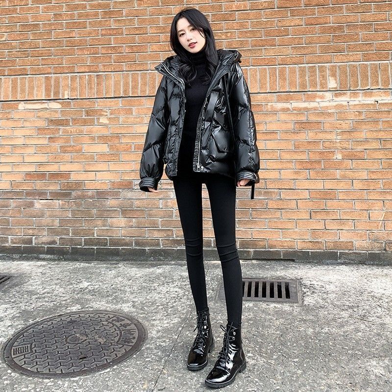 鸭鸭反季特卖羽绒服女短款2023年冬季新款韩版黑色亮面连帽加厚外
