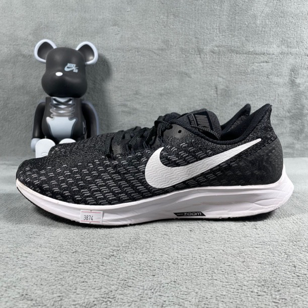 二手44码 Nike Air Zoom Pegasus 35 跑鞋 黑 磕碰 无盒 公价1269