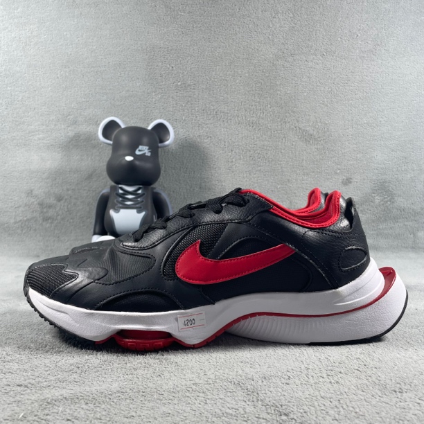 二手44.5码 Nike Air Zoom Division 跑鞋 黑红 无盒 公价499