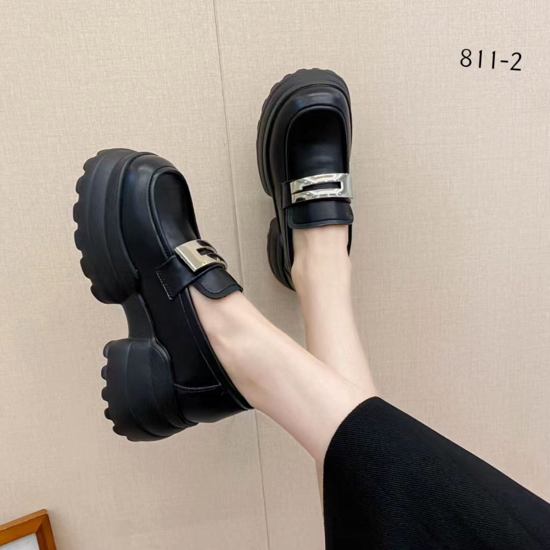 春季新款加厚软底黑色时尚粗跟厚底圆头百搭一脚蹬乐福鞋811-2