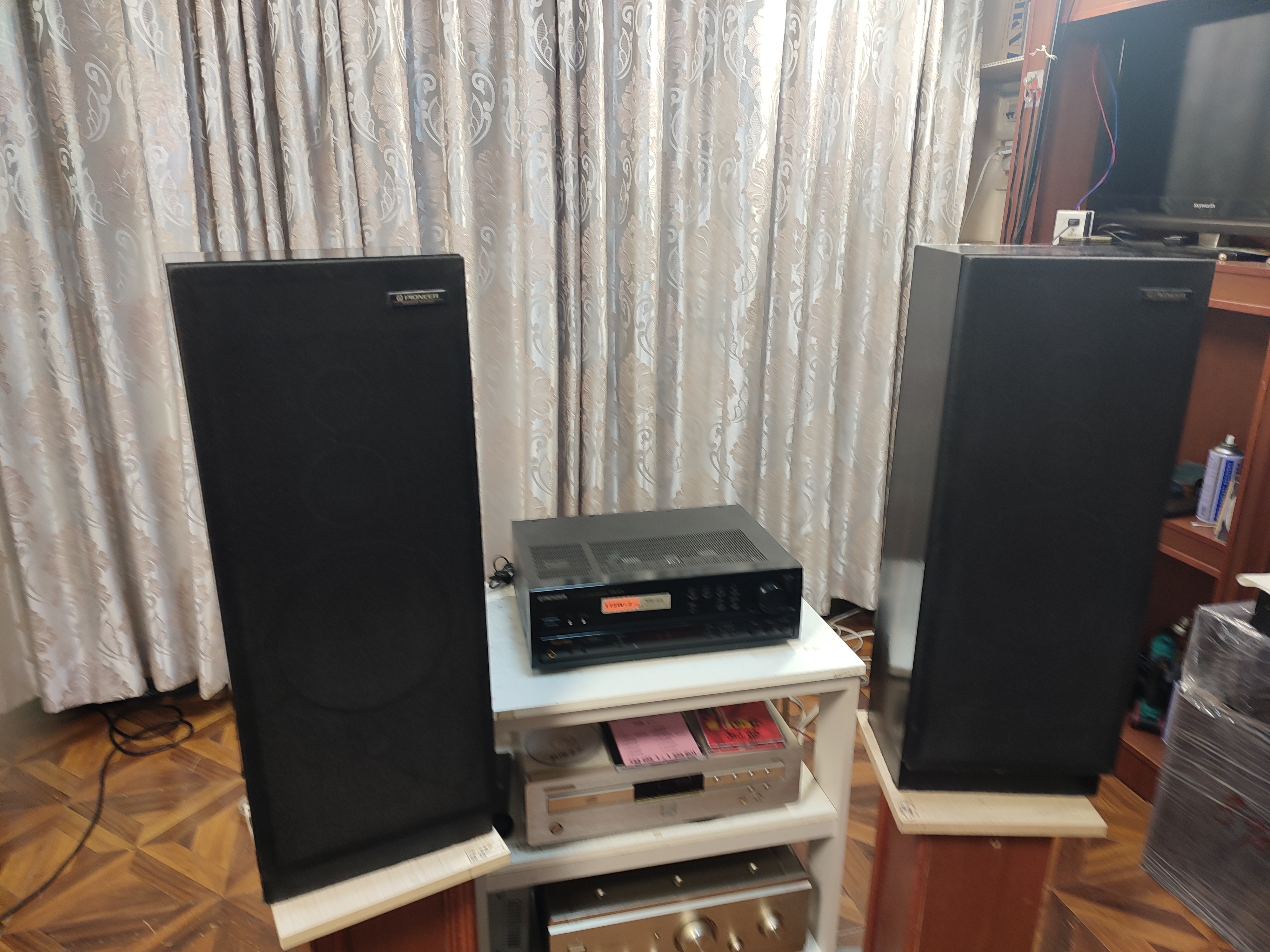 9新  先ⅩF音箱十功放机1套，不支持7天无理由退货。运费自理