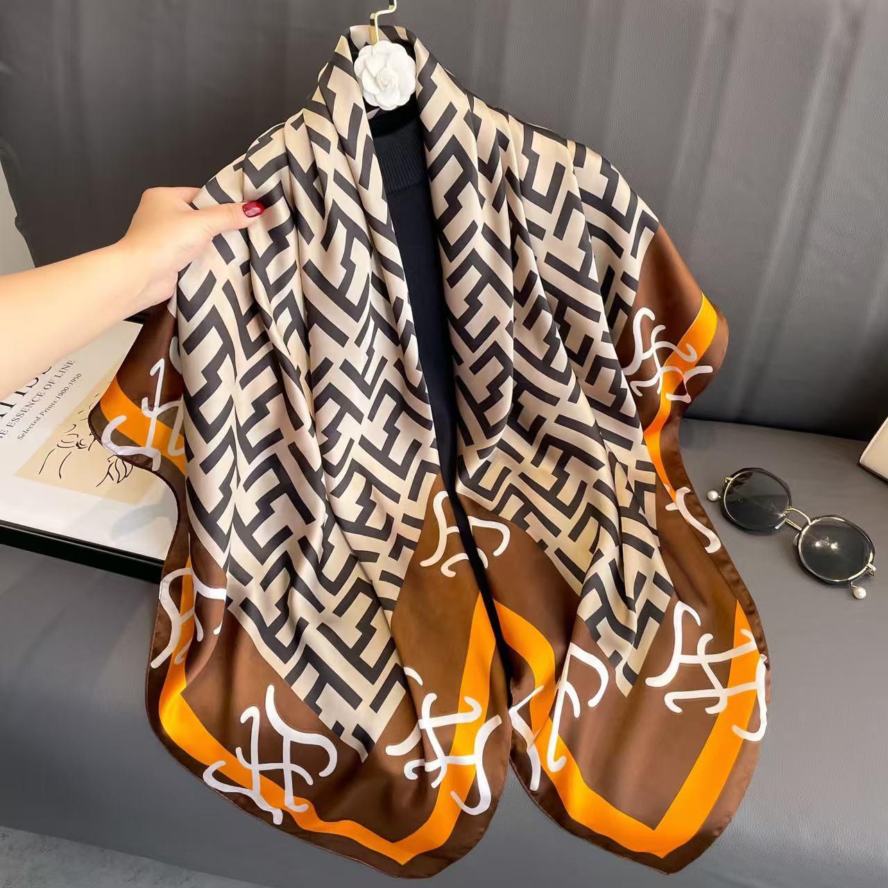 100新款百搭杭州丝绸丝巾110*110#1204