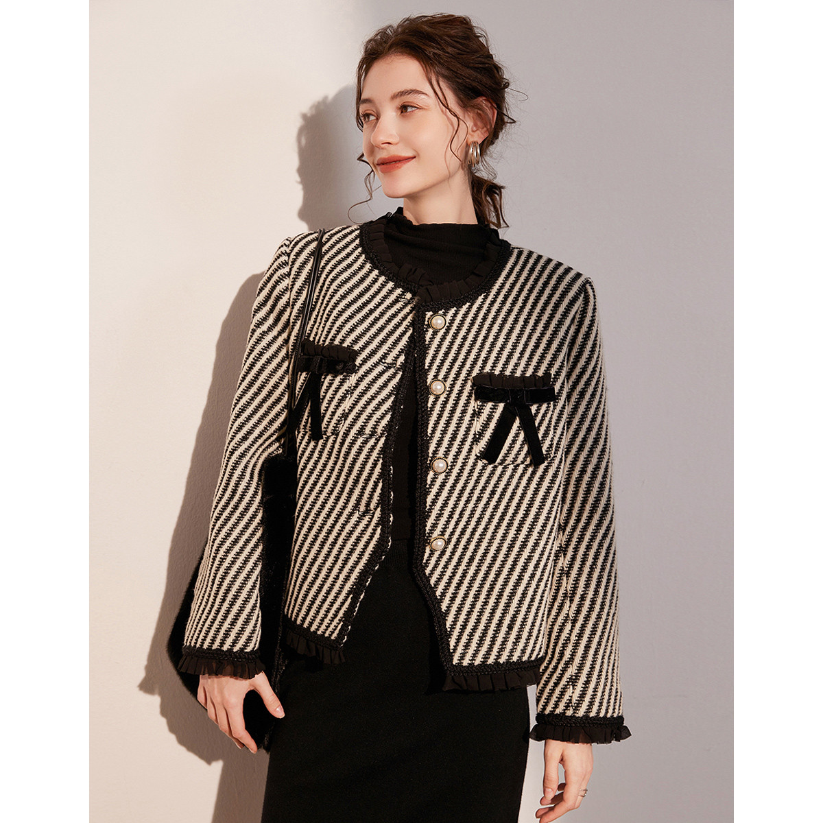 【小云总专属】白鹿语蝴蝶结装饰圆领上衣拼接木耳边外套ZBX10032