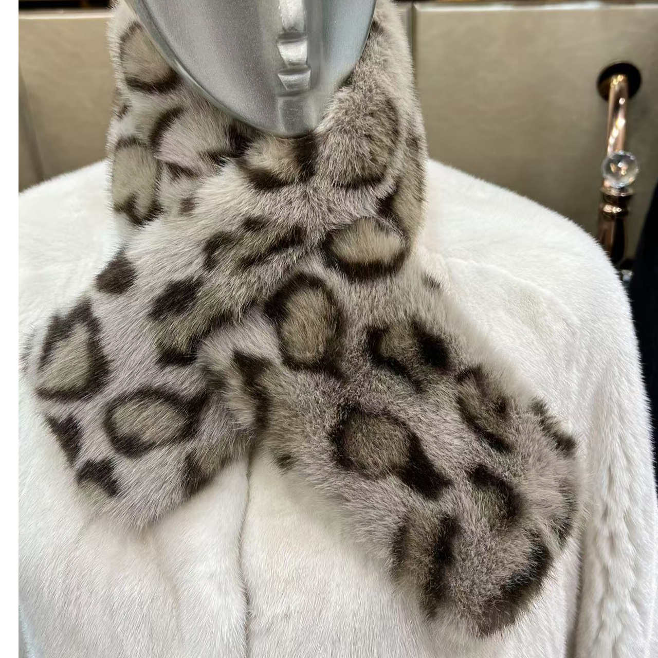 豹纹加厚保暖围脖时尚百搭毛绒围巾冬季必备