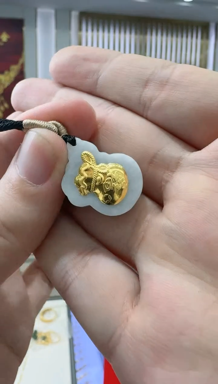 【闪购商品】翡翠吊坠足金镶嵌吊坠赠绳子
