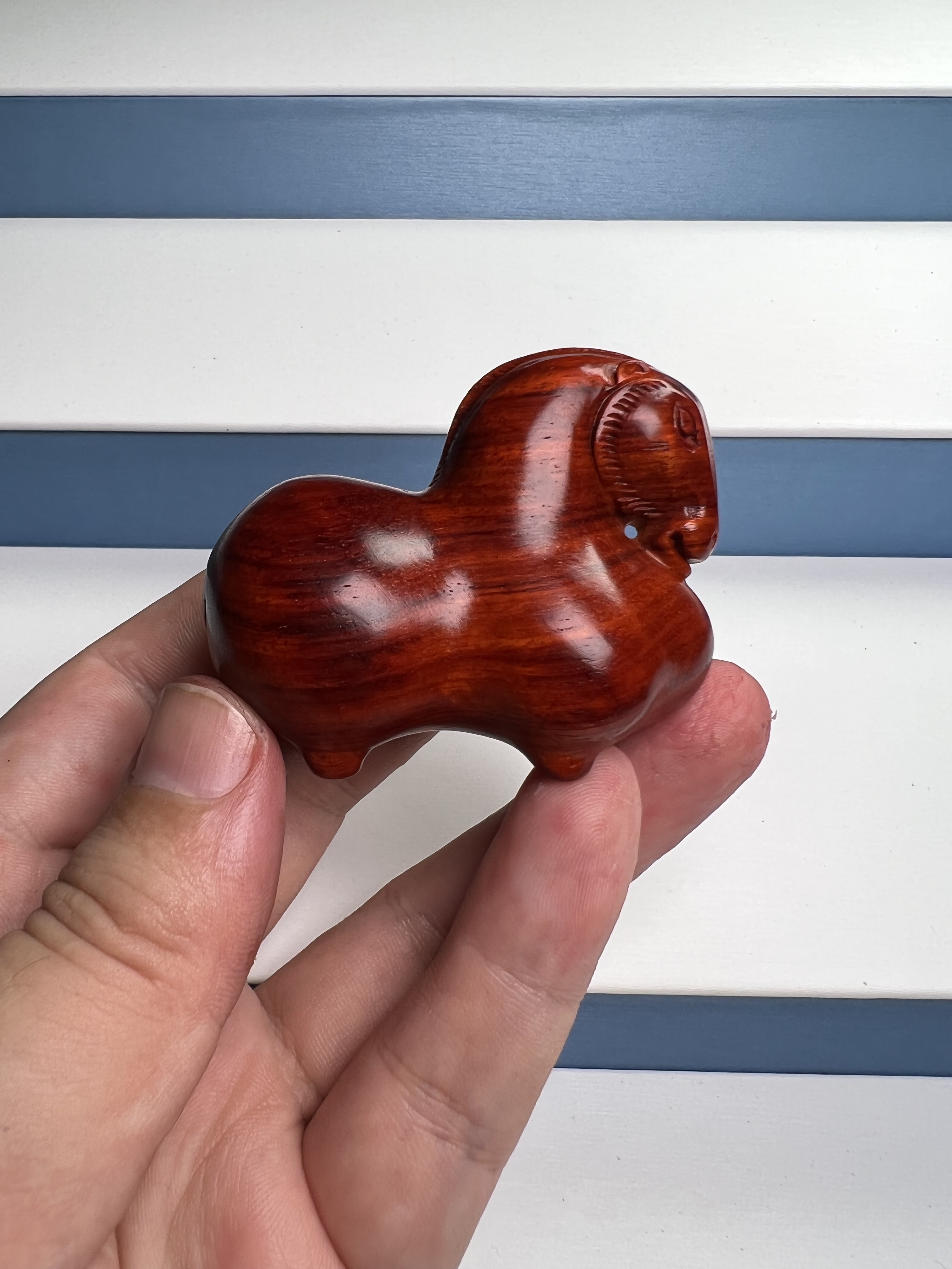 正宗印度小叶紫檀唐马手把件摆件