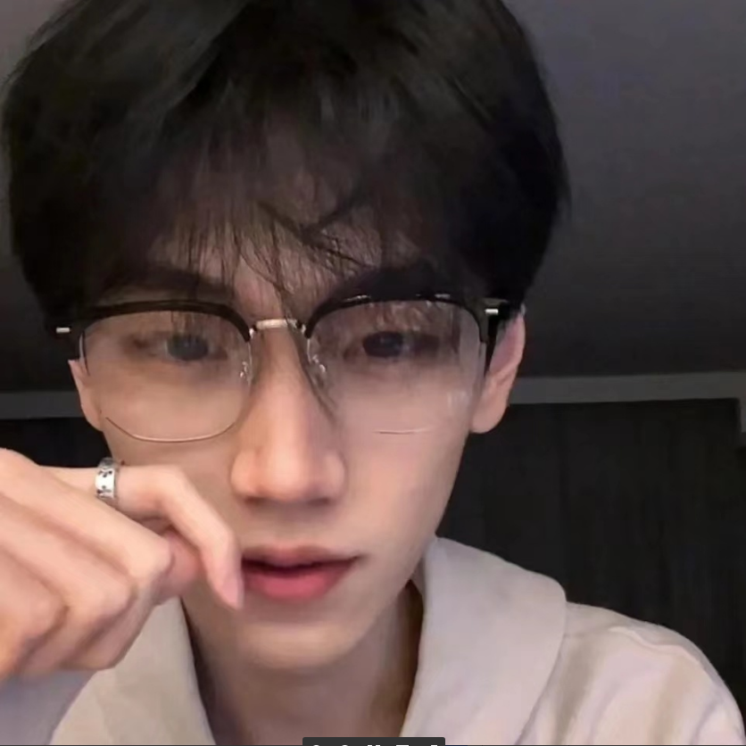 半框眼镜理工男潮防蓝光护眼通勤女学生眼镜ins高颜值眼镜显脸小