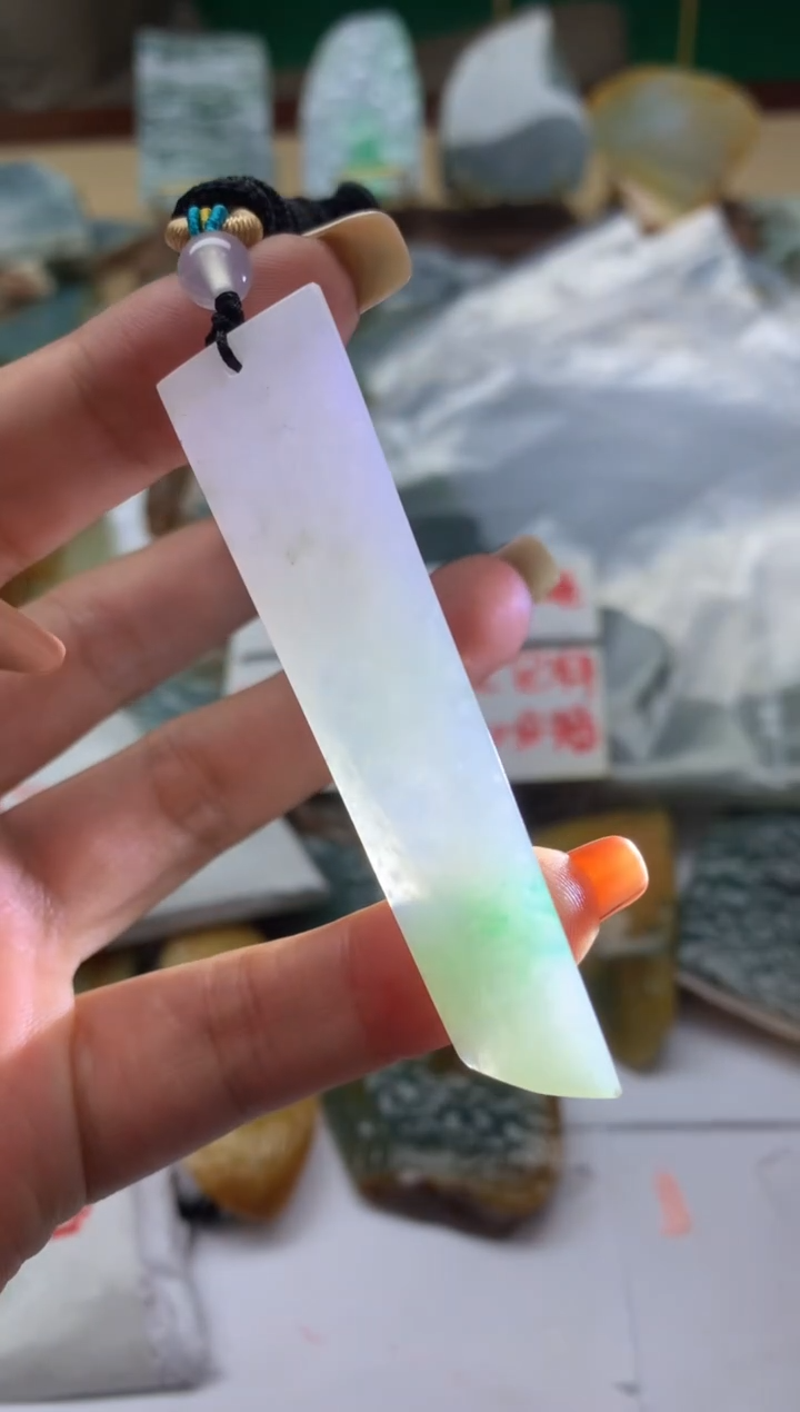 【闪购商品】翡翠颈饰未镶嵌1