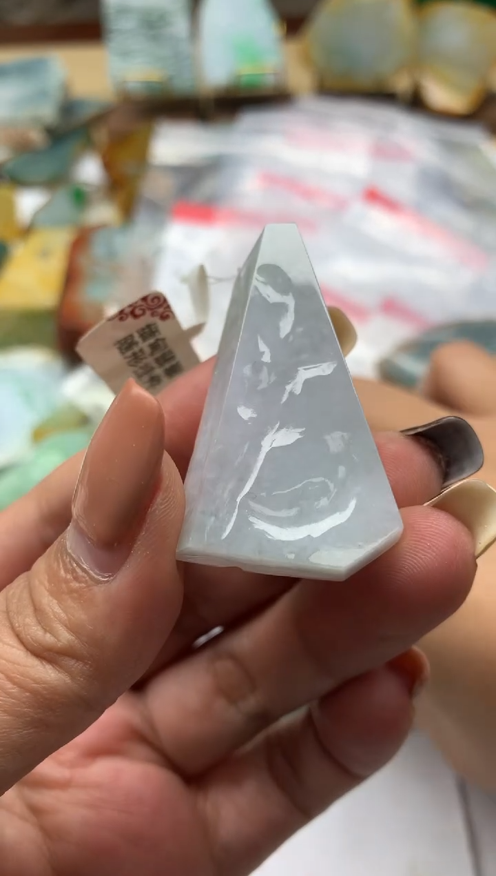 【闪购商品】翡翠颈饰未镶嵌1
