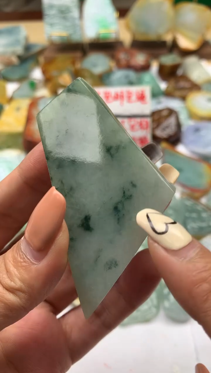 【闪购商品】翡翠颈饰未镶嵌1