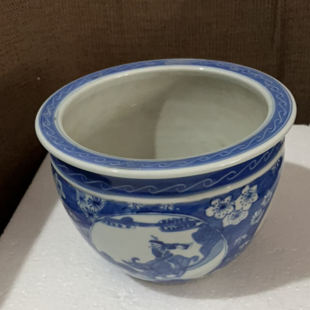 景德镇陶瓷青花四面开窗人物小缸