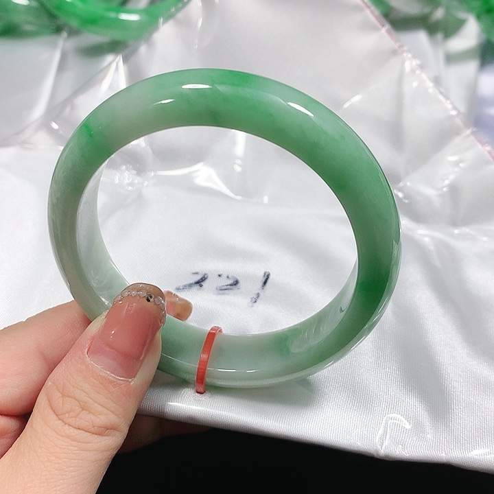 翡翠手镯未镶嵌飘阳绿翡翠手镯54圈口