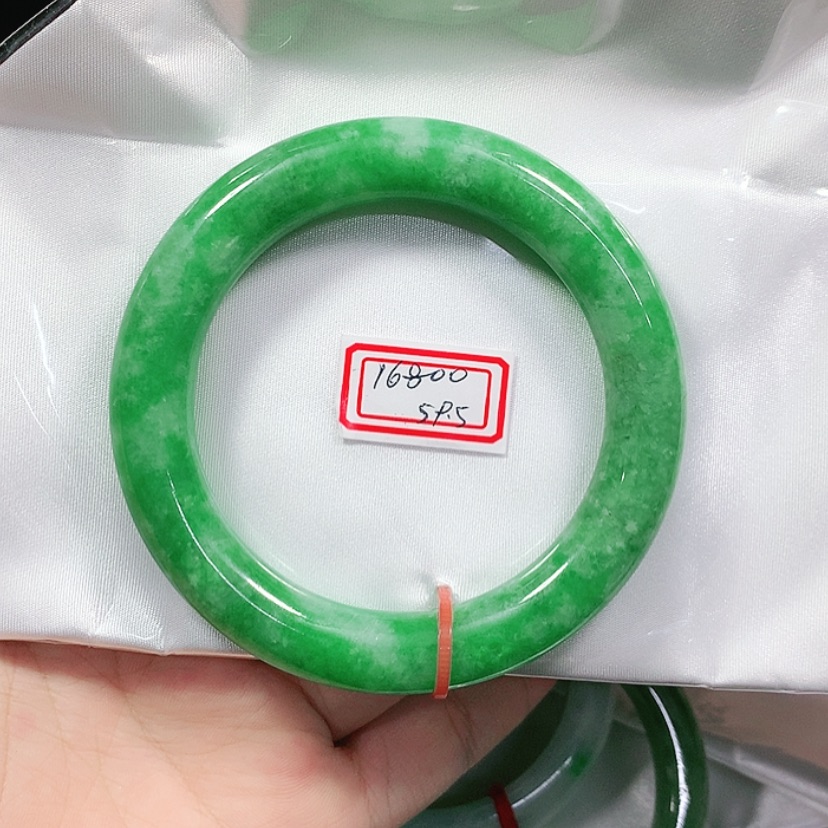 【闪购商品】翡翠手镯未镶嵌四**?