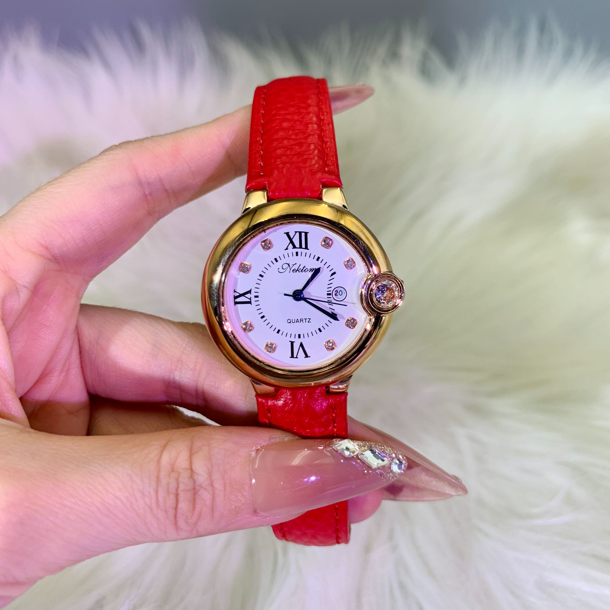 668866红色气球CD扣新款时尚小巧精致潮流女士防水百搭石英腕表