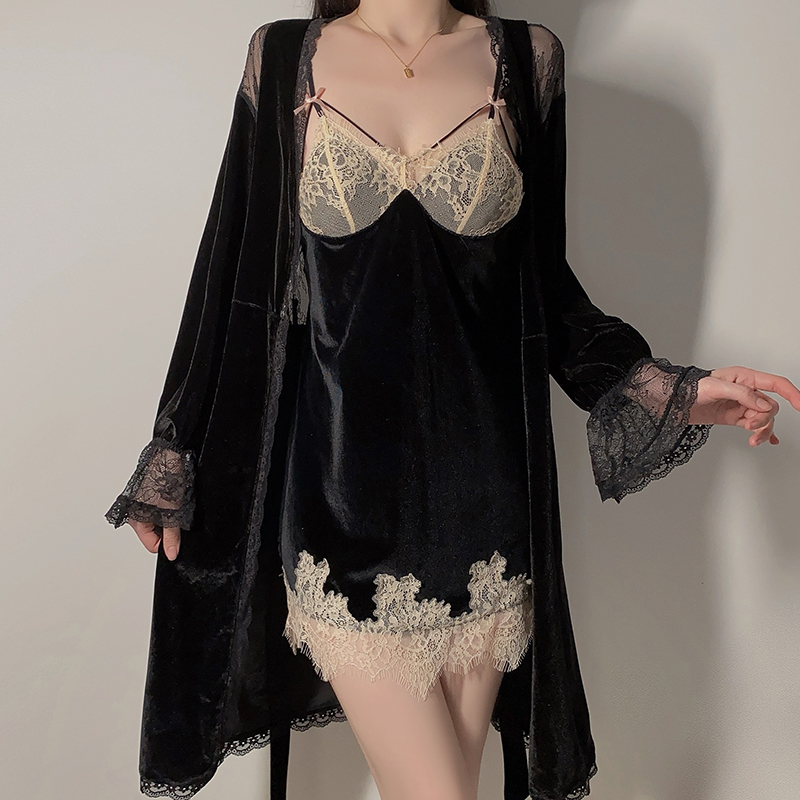 2025家居服新款秋冬纯欲风冰丝加胸垫吊带显瘦柔蕾丝性感睡裙长袖