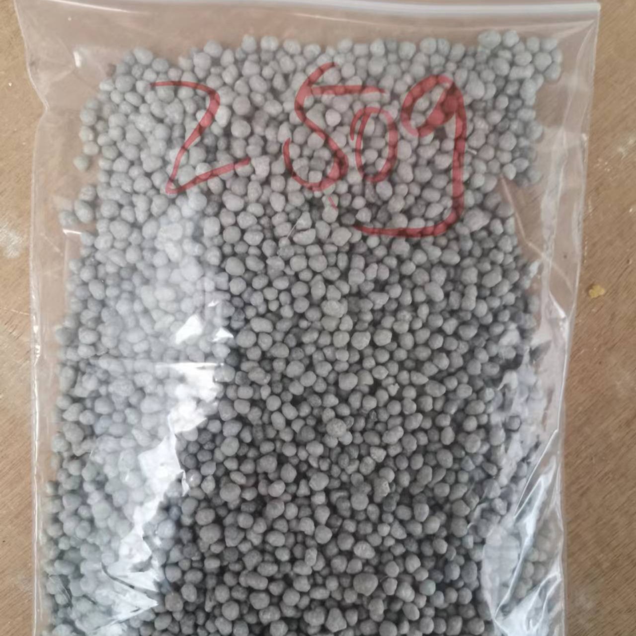兰科专用缓释肥   随单250克   单拍200克   (每次用量30-40粒)  